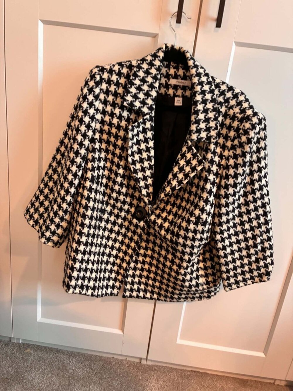 Dress Barn Woman Black & White Houndstooth Cropped Blazer Jacket – Size 18W